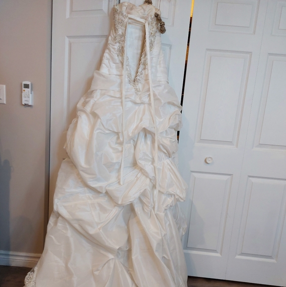 Maggie Sottero SaBelle customized wedding gown - Picture 7 of 9